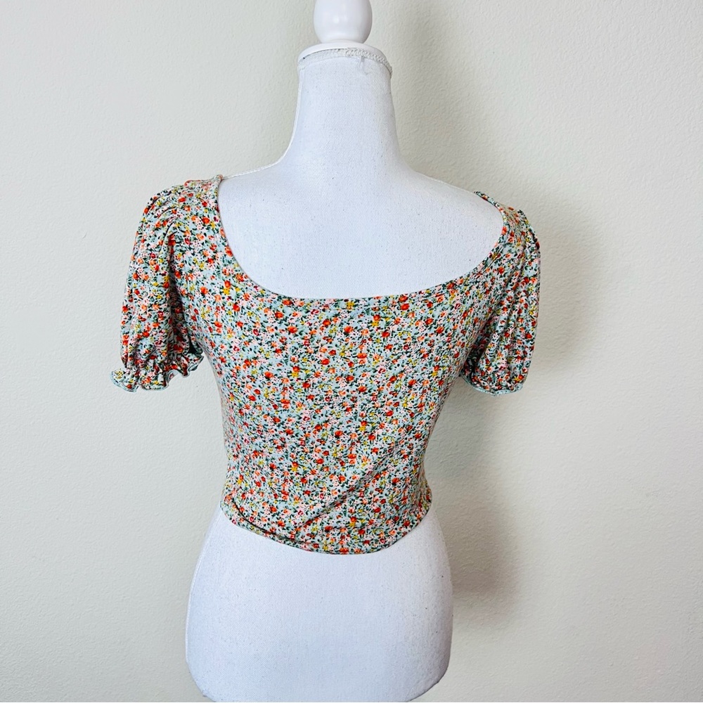 Green & Red Ditsy Floral Milkmaid Ruched Tie Bust Puff Short Sleeve Crop Blouse - Picture 5 of 6